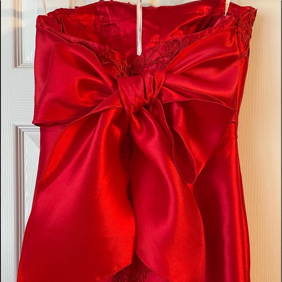 Sherri Hill Prom Dress - Picture 3 of 5